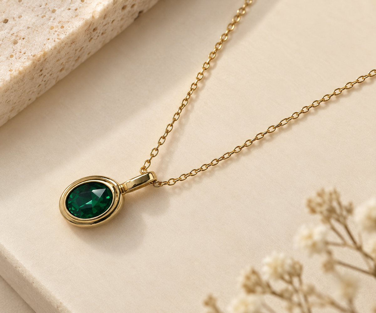 Oval Vintage Light Pendant Necklace