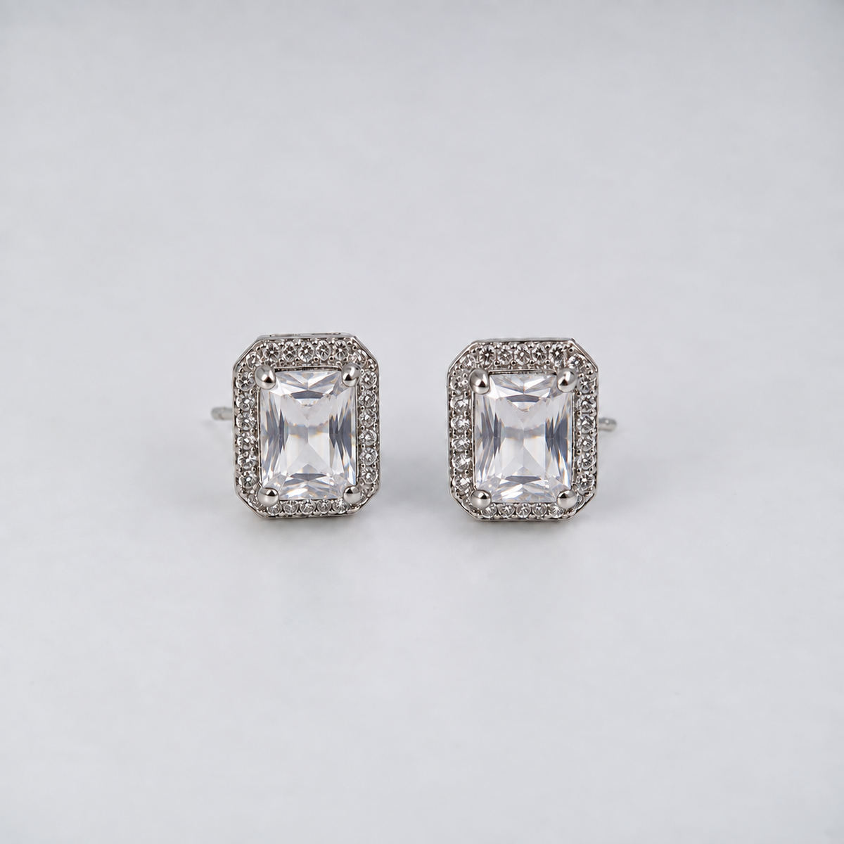 Diamond Glow Studs Earrings